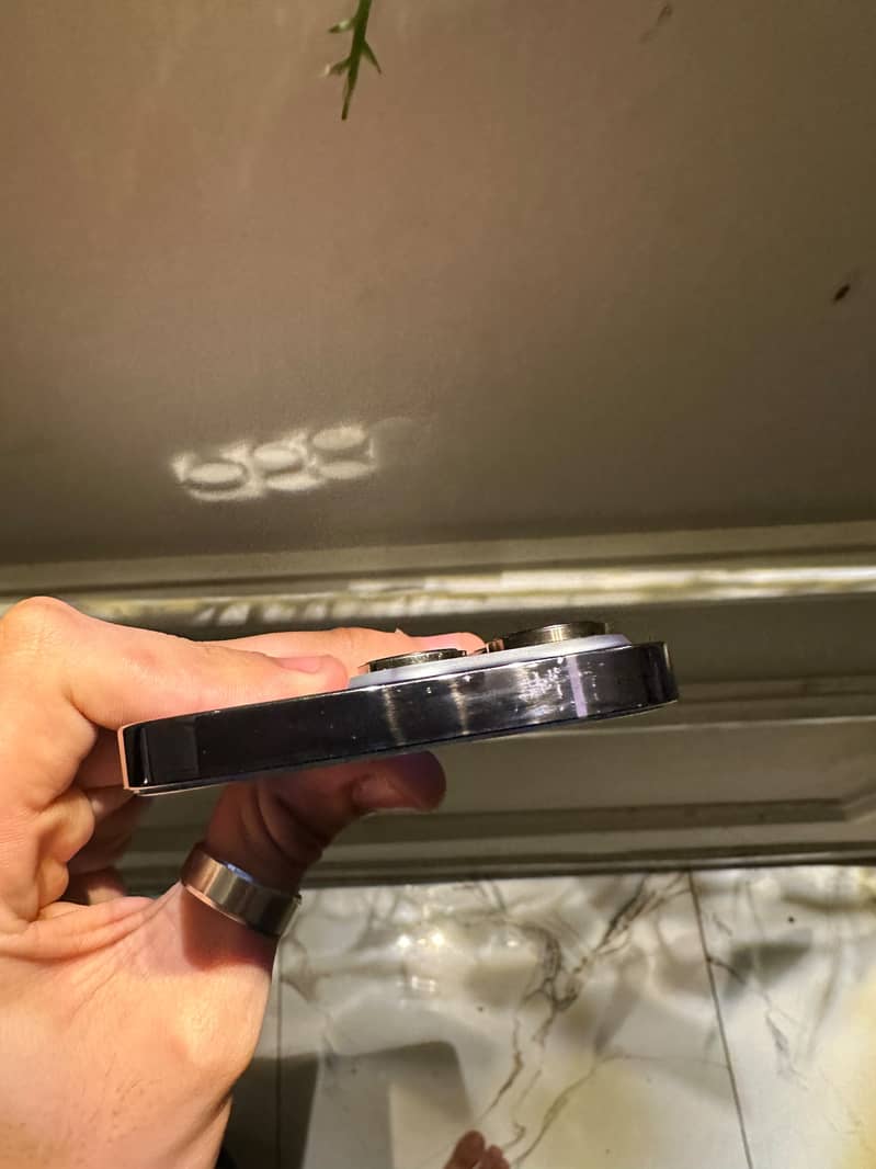 Apple iPhone 14 Pro 1