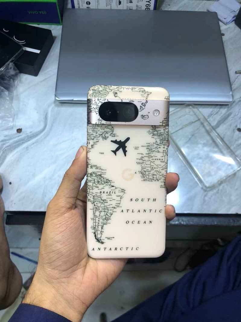 Google Pixel 8 4