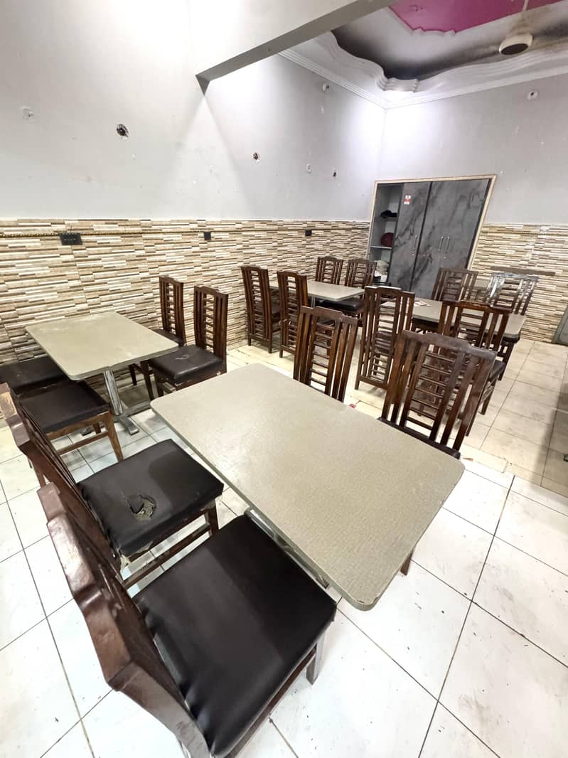 4 Chairs 1 Tabal 1