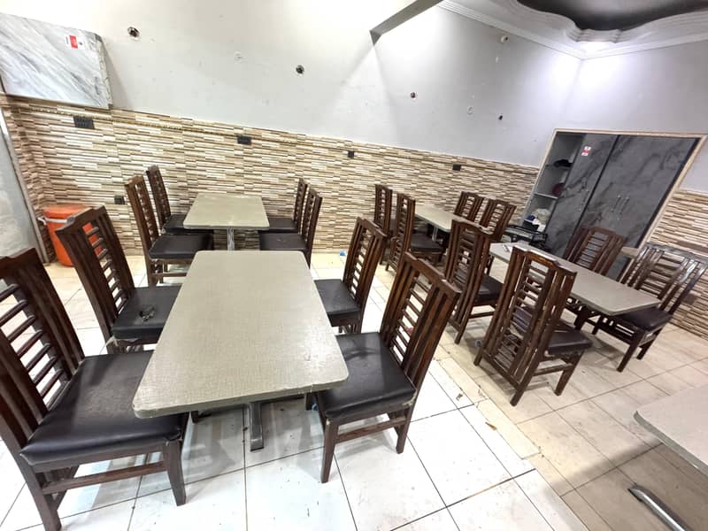 4 Chairs 1 Tabal 2