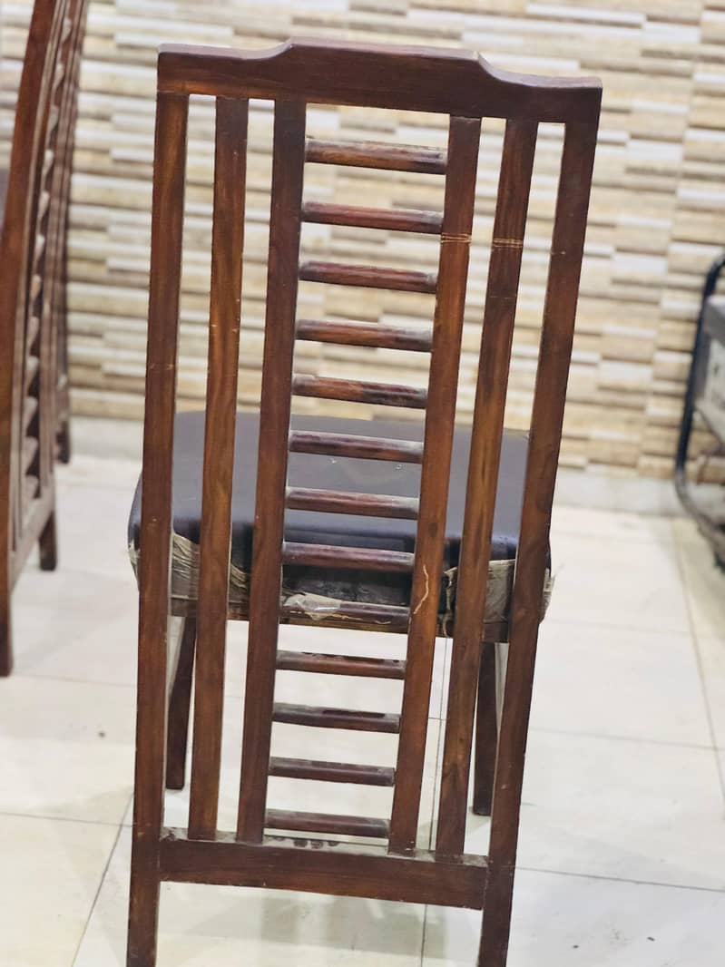 4 Chairs 1 Tabal 4
