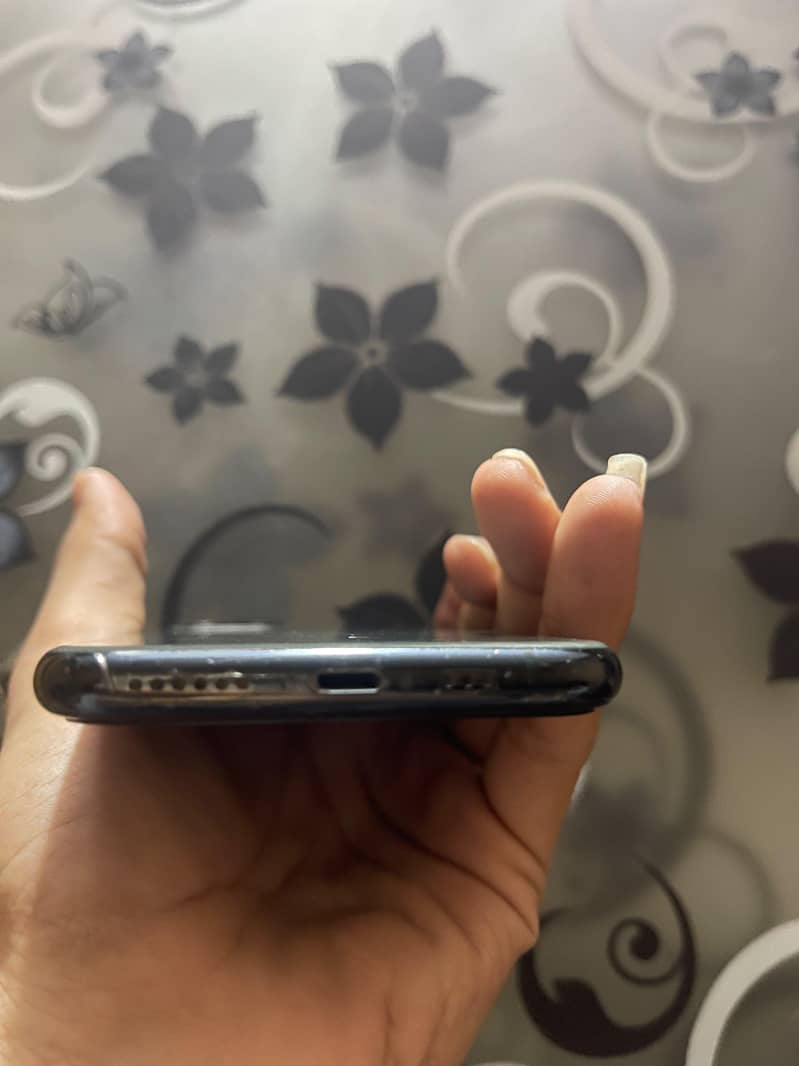 Apple iPhone 11 Pro 1