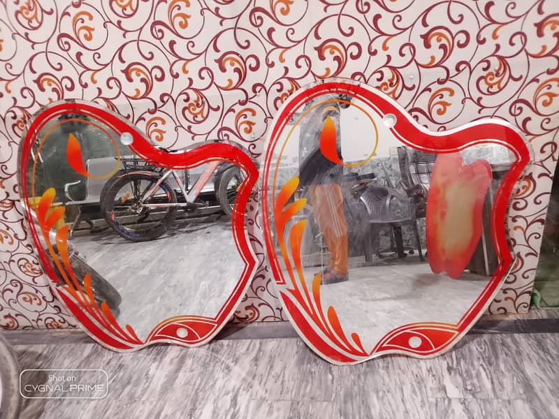 saloon mirror 0