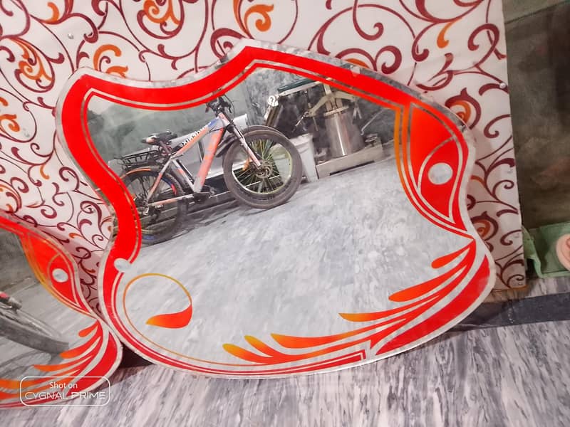 saloon mirror 1