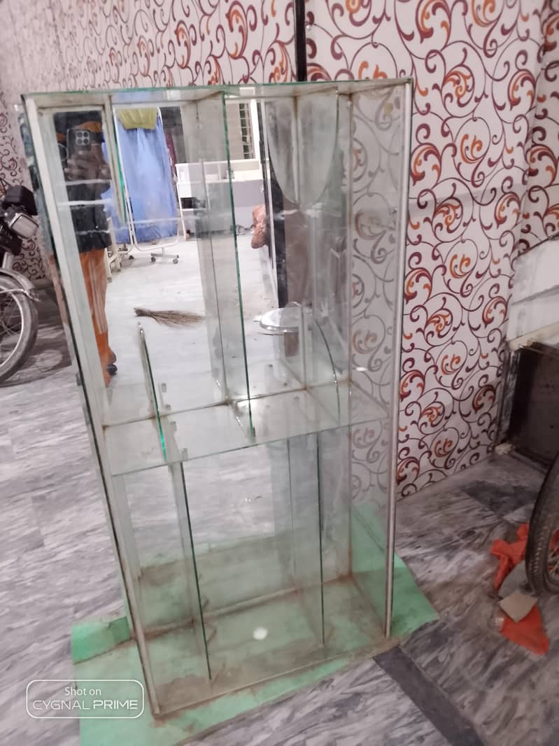 saloon mirror 3