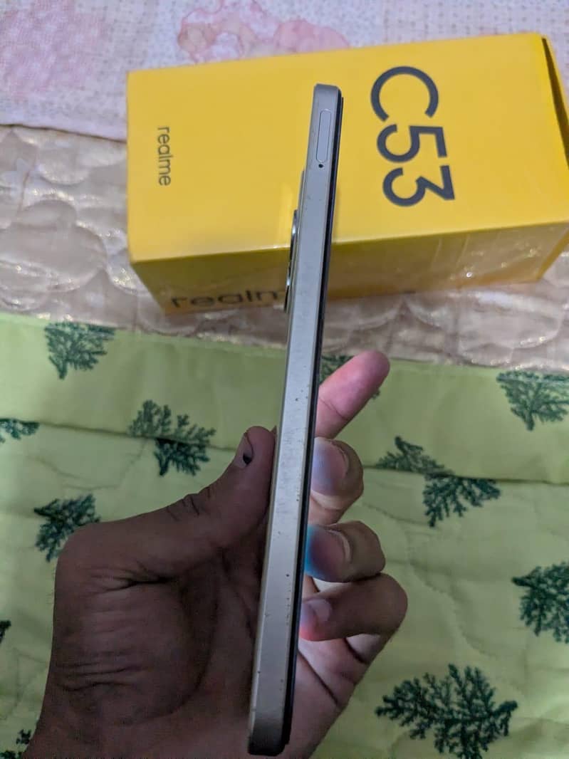 Realme C53 4