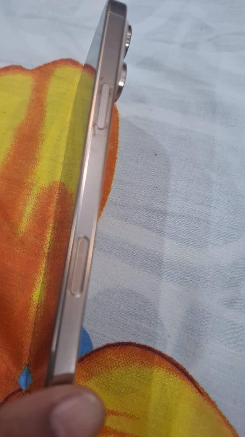 iphone 16 pro max 1