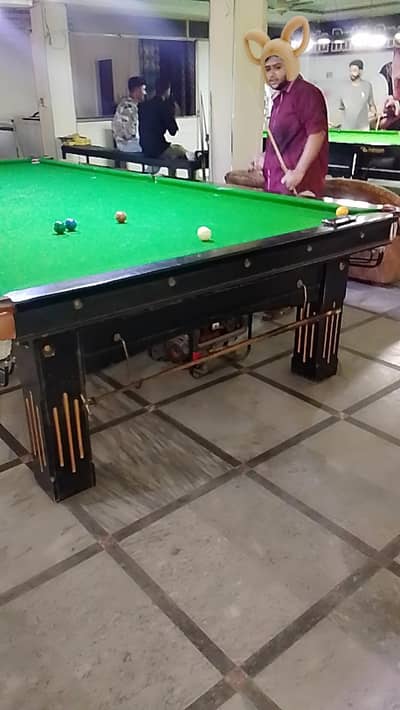 SNOOKER TABLE. FOR SALE