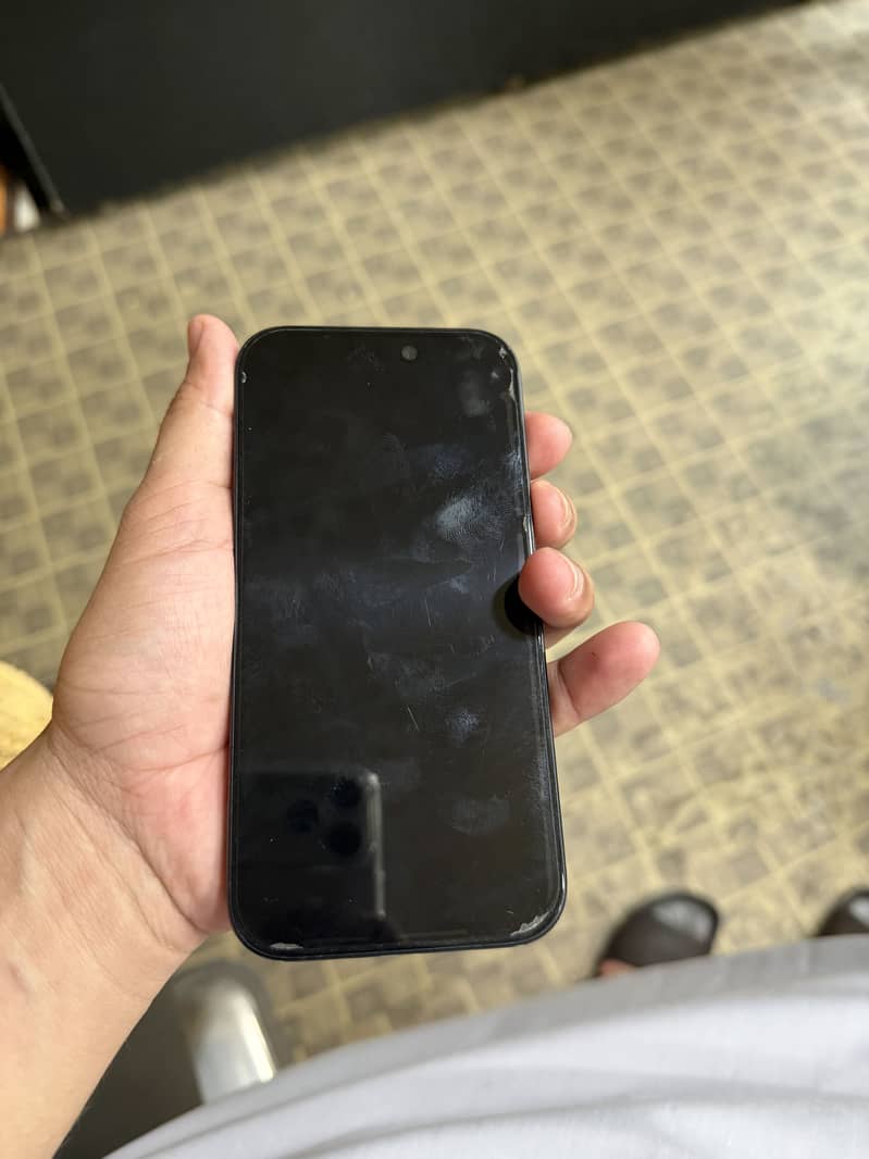 Apple iPhone 16 5