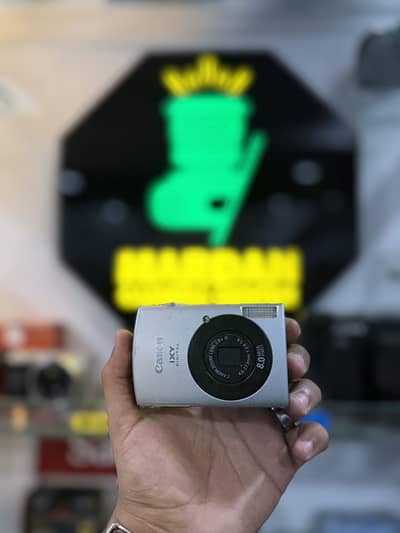 Canon ixy 910 is