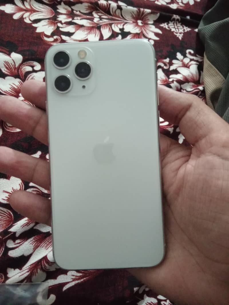 Apple iPhone 11 Pro 1