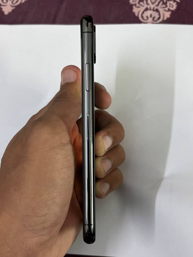 Apple iPhone X 2