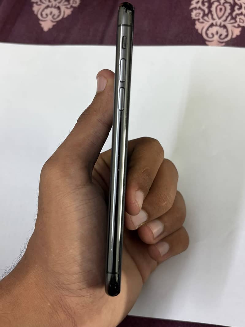 Apple iPhone X 3