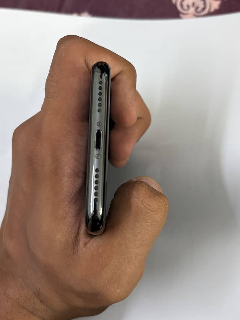 Apple iPhone X 5