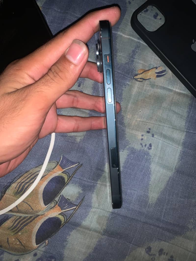 Apple iPhone 14 plus 3