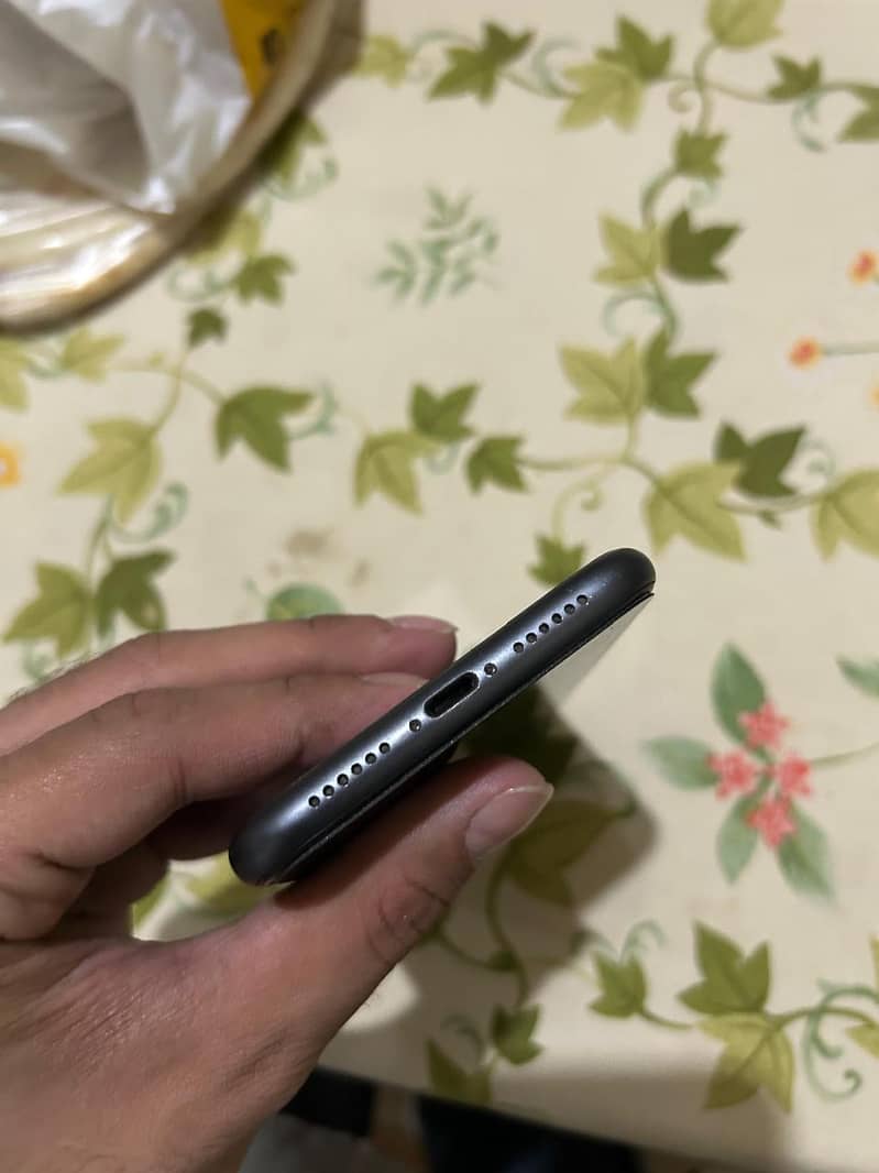 Apple iPhone 11 5