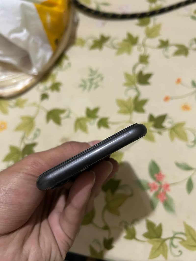 Apple iPhone 11 6