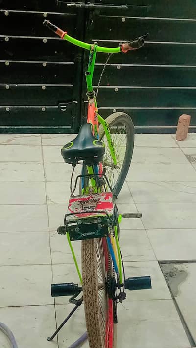 Wheeling Stunt Cycle – Stylish & Strong