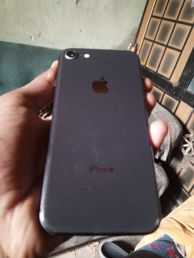 Apple iPhone 8 0