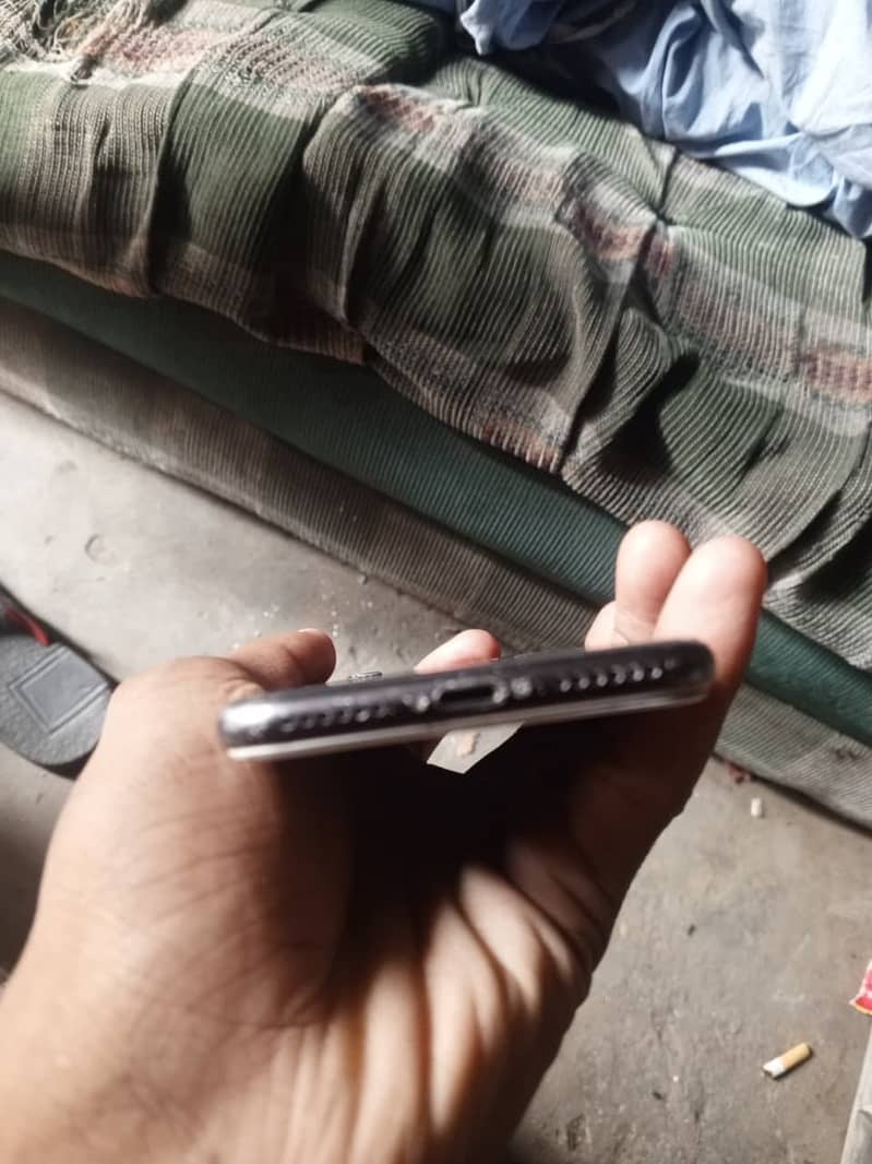 Apple iPhone 8 1