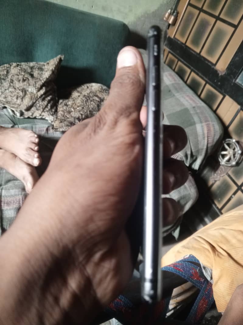 Apple iPhone 8 5