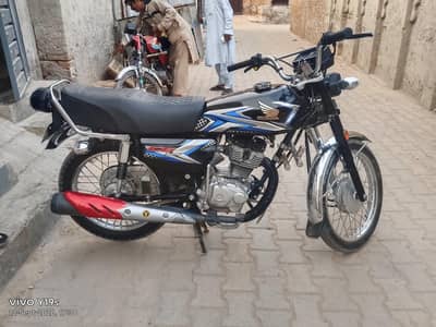 Honda 125 2025 model 10 by 10 condition All ok