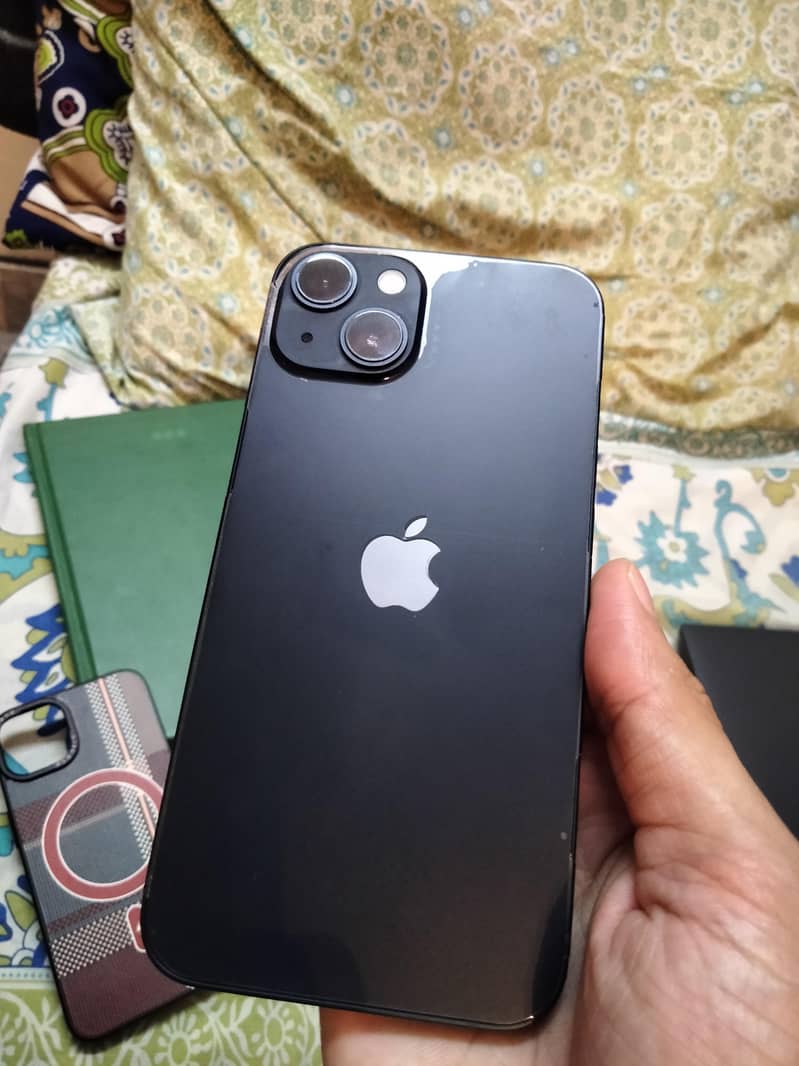 Apple iPhone 13 4