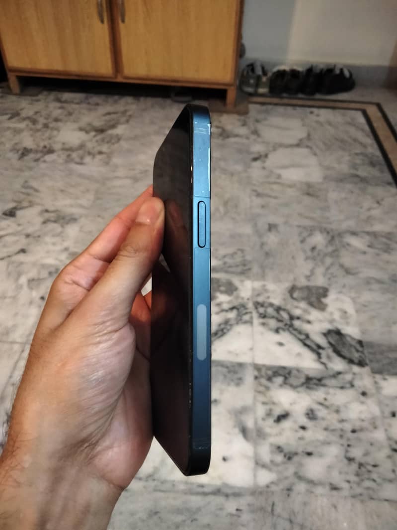 Apple iPhone 13 6