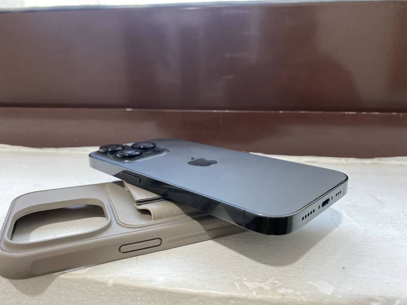Apple iPhone 14 Pro 1 TB 175000/- 0