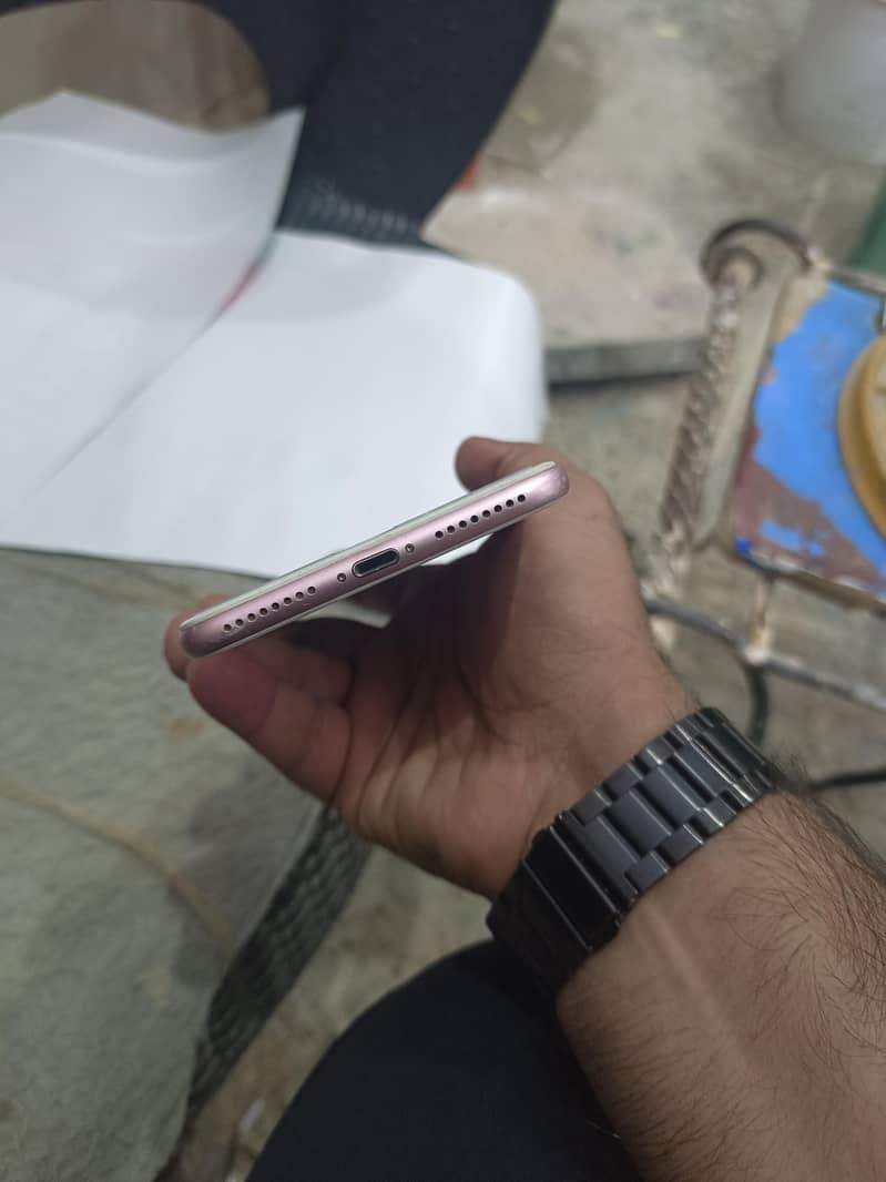 Apple iPhone 7 Plus 1