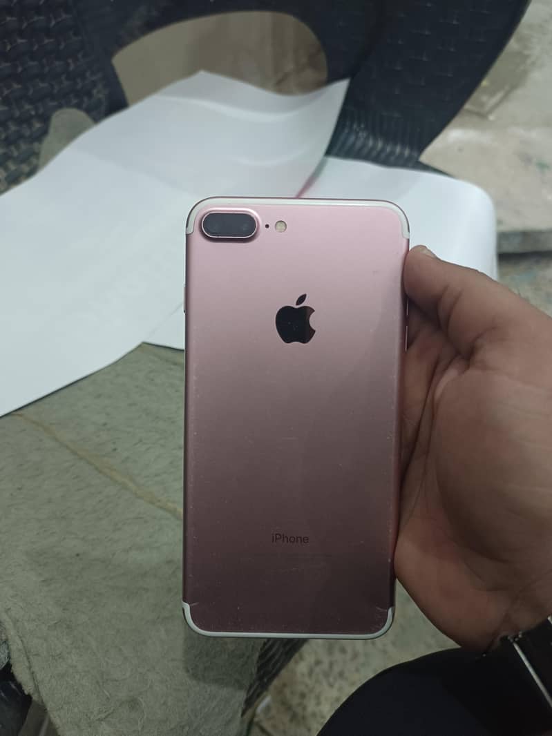 Apple iPhone 7 Plus 3