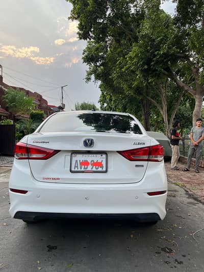 Aoa I am selling to Alsivn 2023 for sale white Beuty