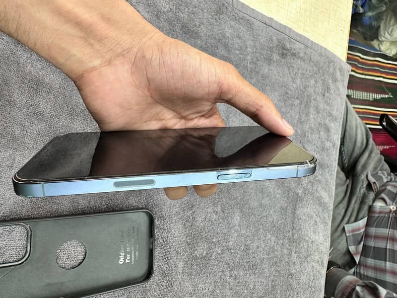 Apple iPhone 13 Pro Max 3