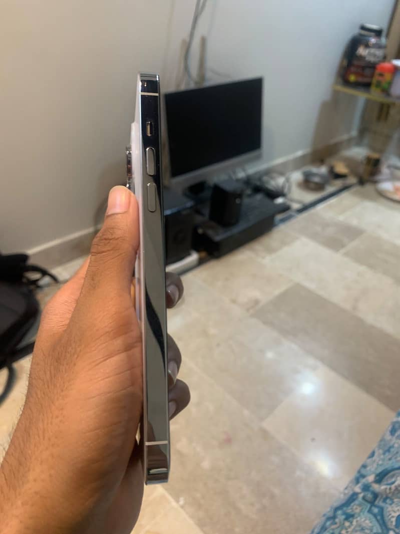 Apple iPhone 14 Pro Max 5