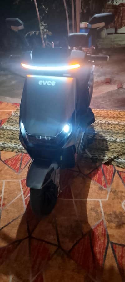 Evee GenZ Scooty Available For Sale Brand New Just (10)KMs Used 10/10!
