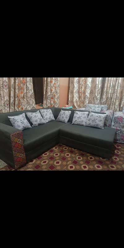 L-shape sofa for sale 30.000  With Hand made covers