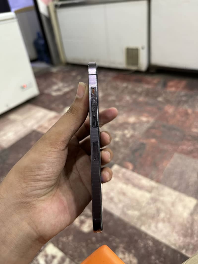 Apple iPhone 14 Pro Max 4