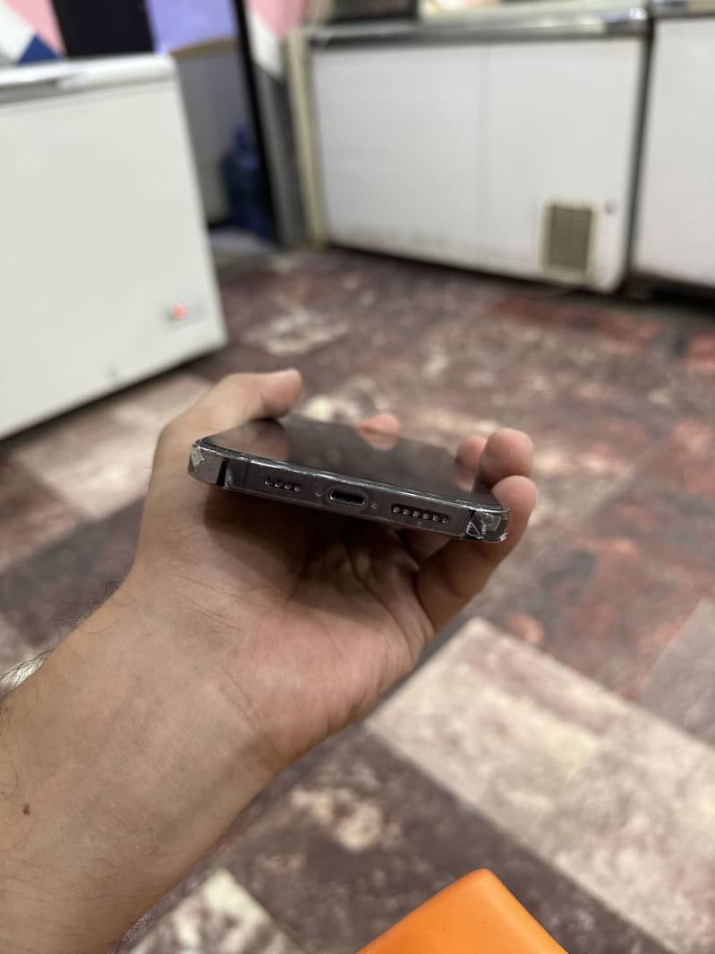 Apple iPhone 14 Pro Max 7