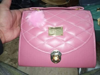 mere pas kafi bags items he different color or fashion ka