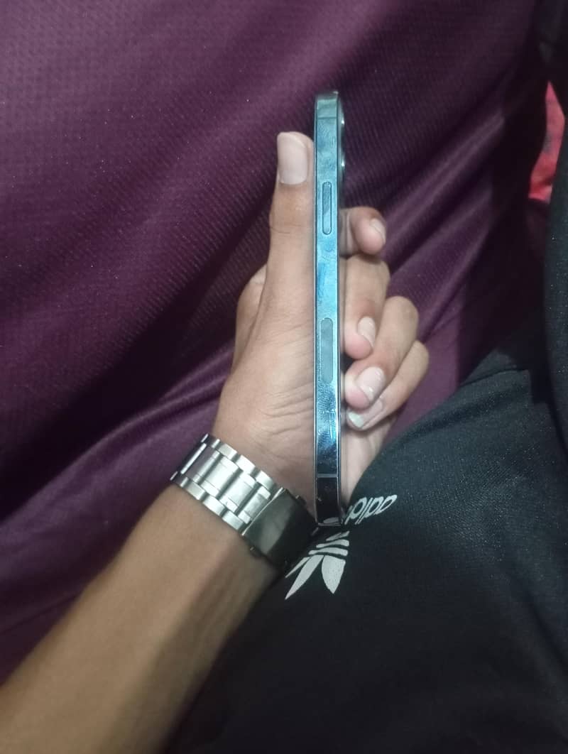Apple iPhone 12 Pro 4