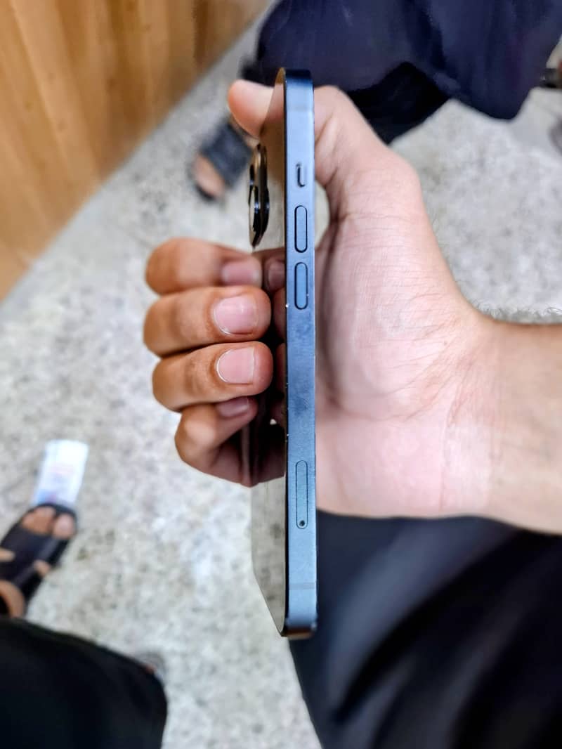 Apple iPhone 13 1