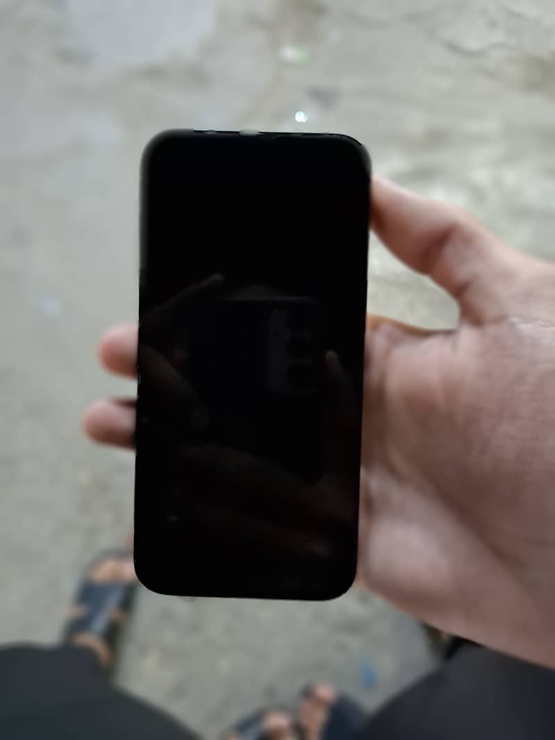 Apple iPhone 13 4