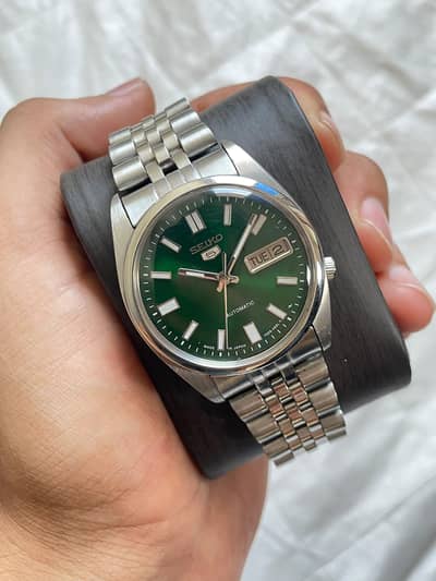 Seiko 5 Automatic - Green Dial - 7009 - Refurbished