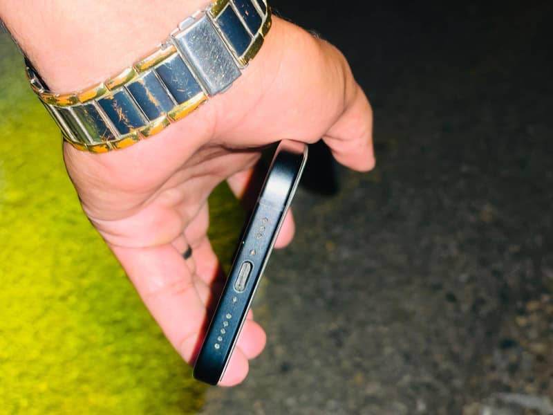 Apple iPhone 15 5