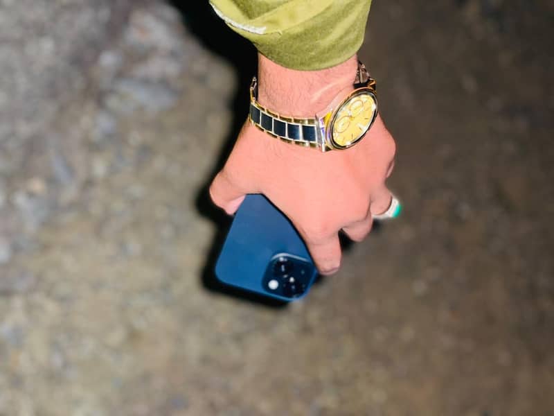 Apple iPhone 15 6