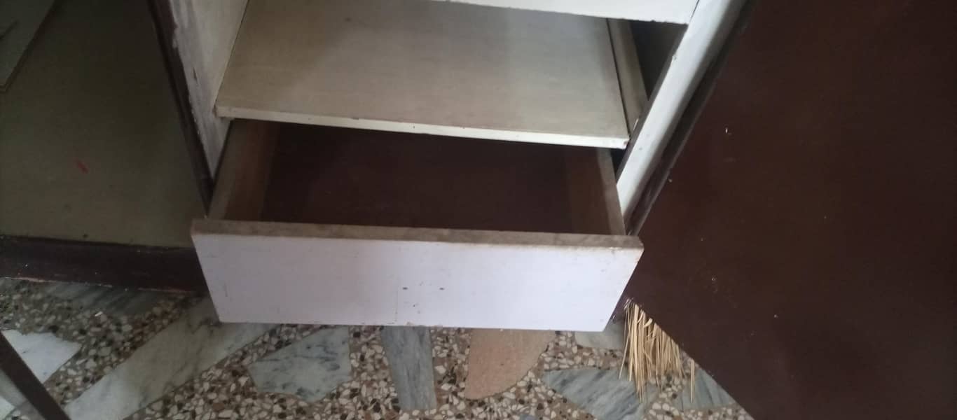 solid wooden cupboard 3