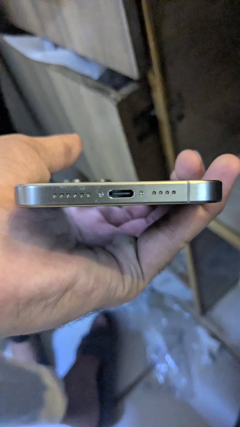 Apple iPhone 15 Pro Max 3