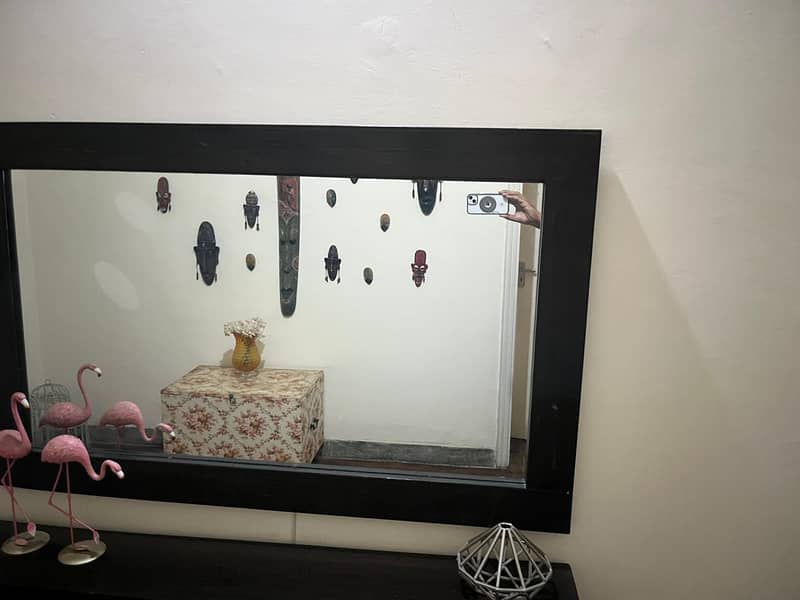 Console with mirror 2