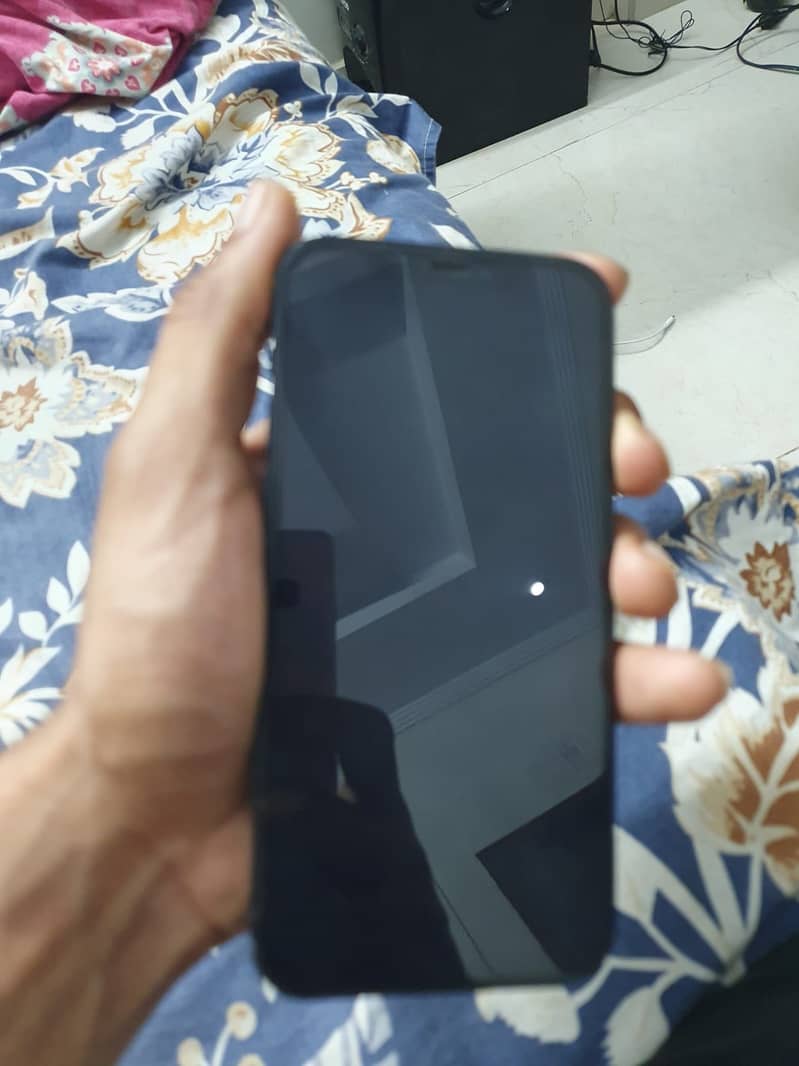 Apple iPhone 12 4