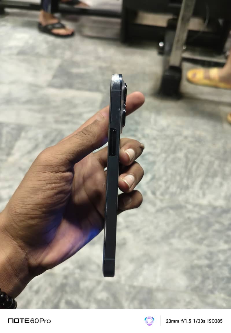 Apple iPhone 13 Pro 2